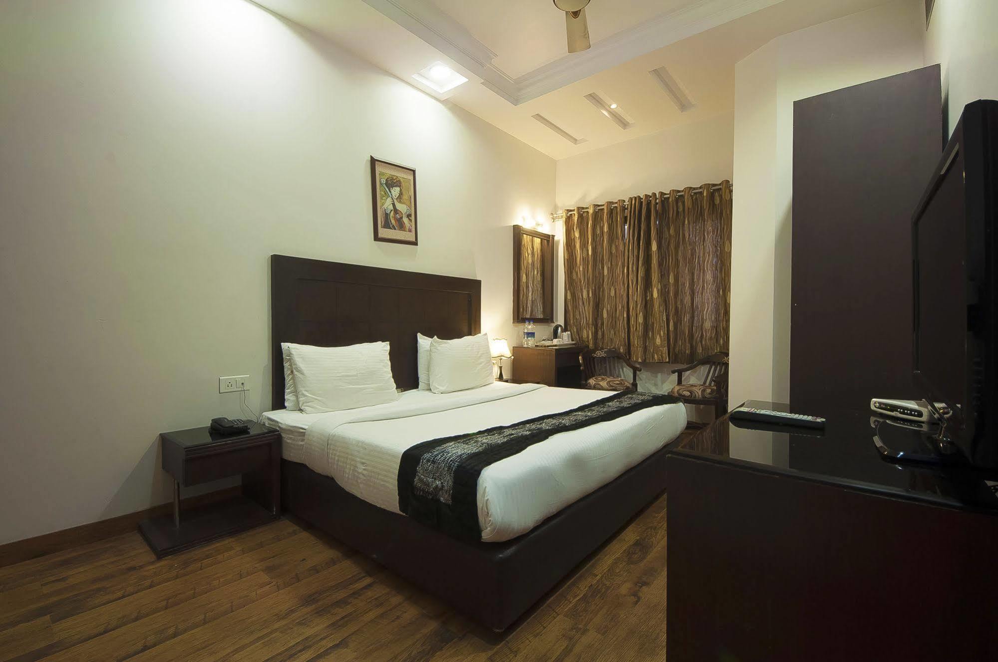 Hotel Prems Paradise Amritsar Zewnętrze zdjęcie